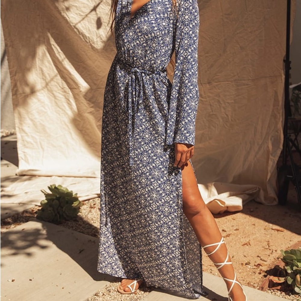 Lulu’s Mandala Daydream Blue Print Maxi Dress